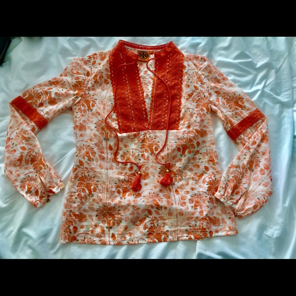 Super cute Tory Burch light weight blouse.
